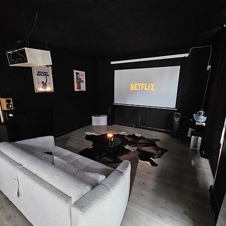Black Box Cinema Appartement Avec Balneo Épinal Buitenkant foto