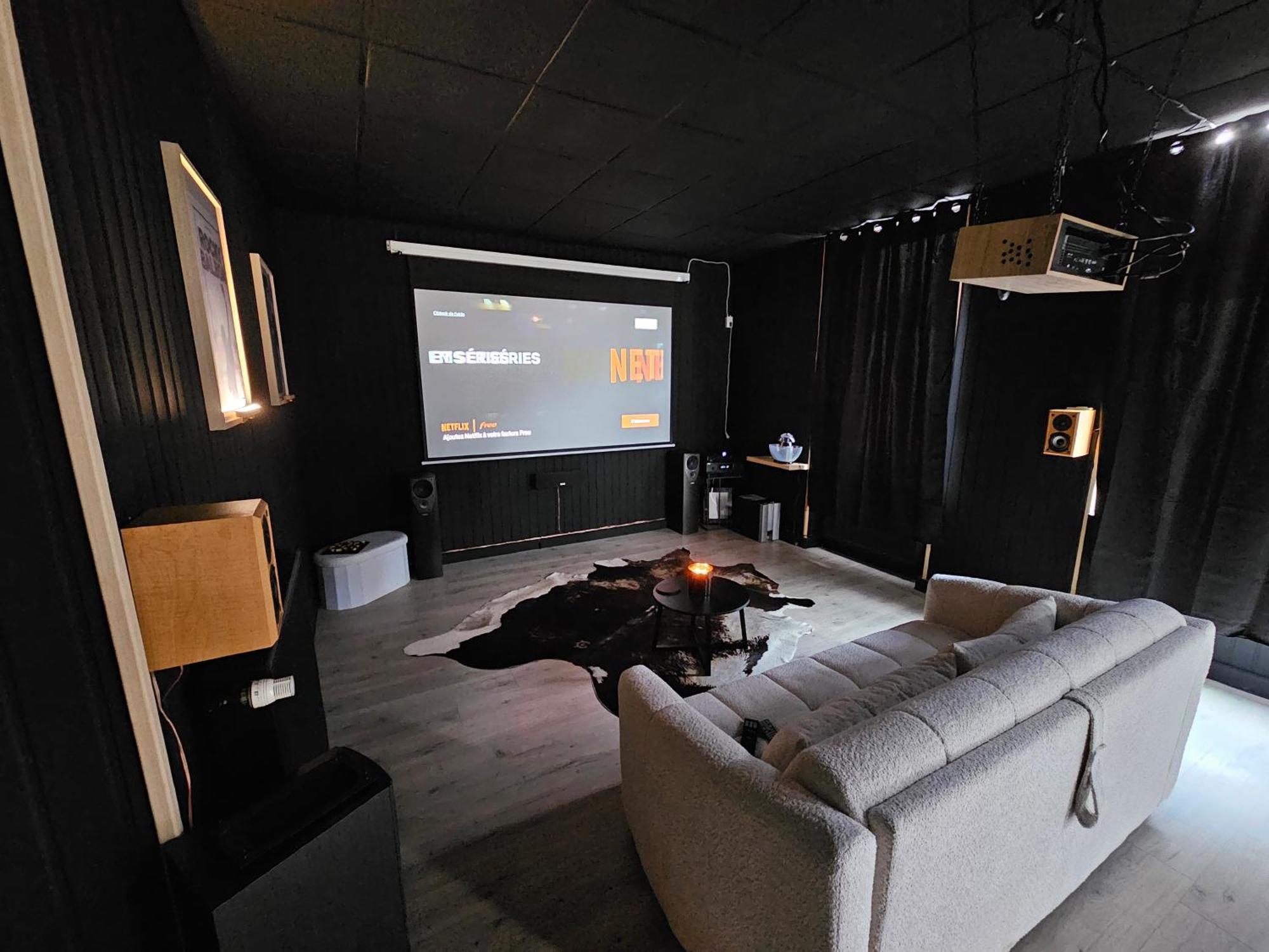 Black Box Cinema Appartement Avec Balneo Épinal Buitenkant foto